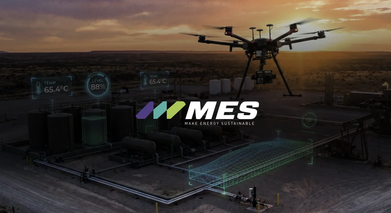 Tecnología de monitoreo MES — dron supervisando una operación energética